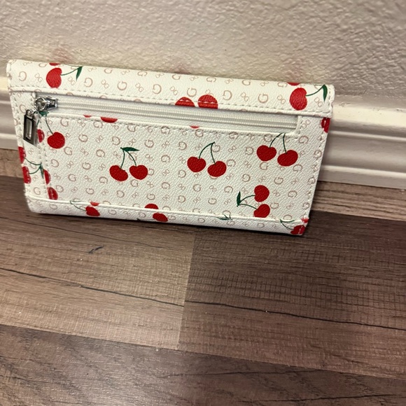GUESS Cherry Patterned Cream Card Holder - Picture 5 of 11